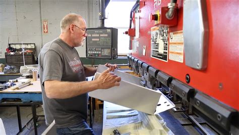 sheet metal machining vs fabrication